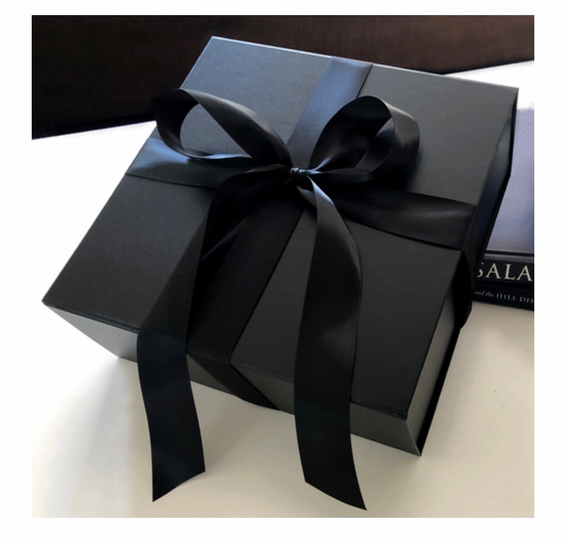 GLUTEN-FREE PASTRY LUV BOX